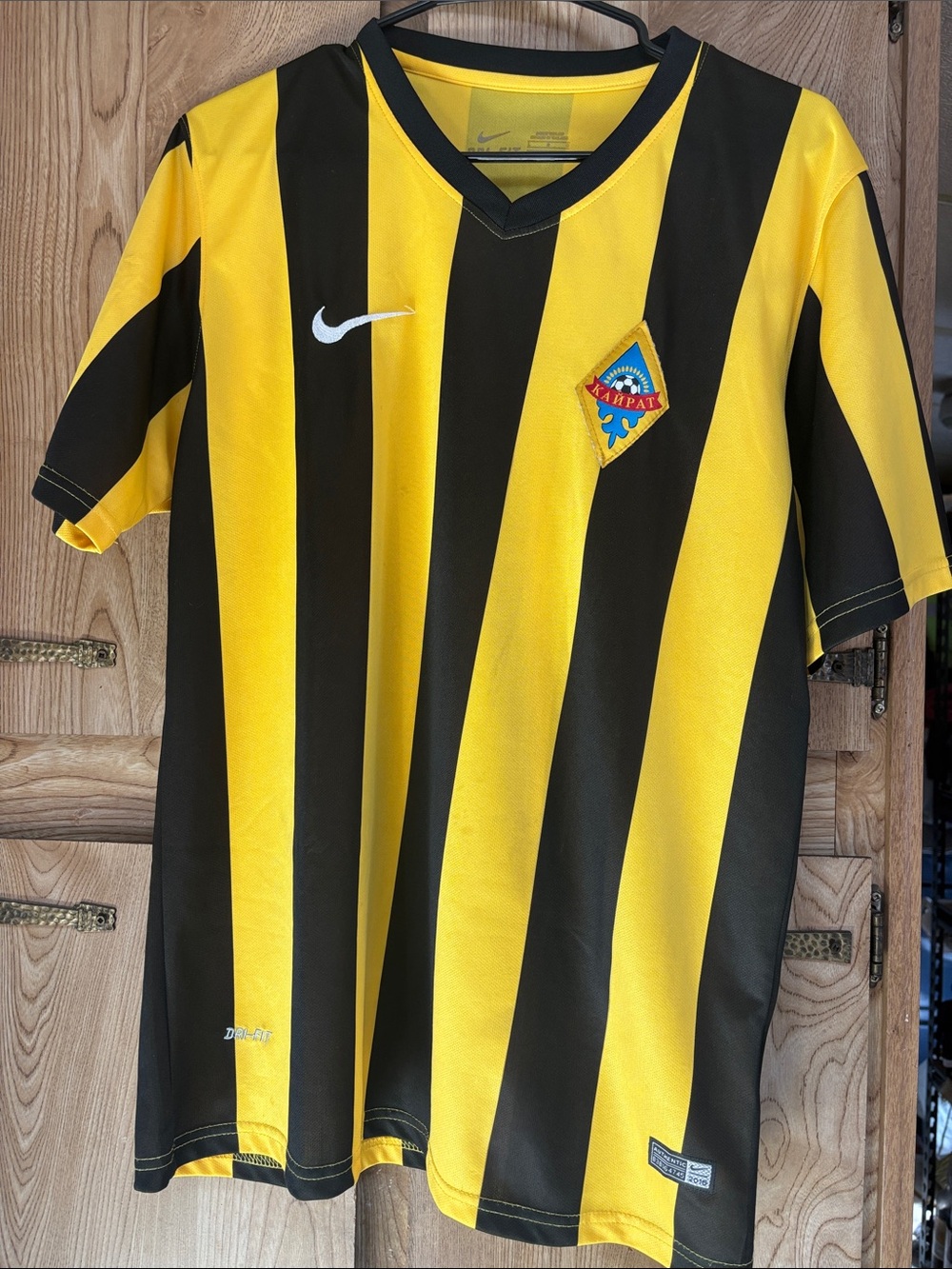 Nike Jersey Kairat Almaty football club Size Large